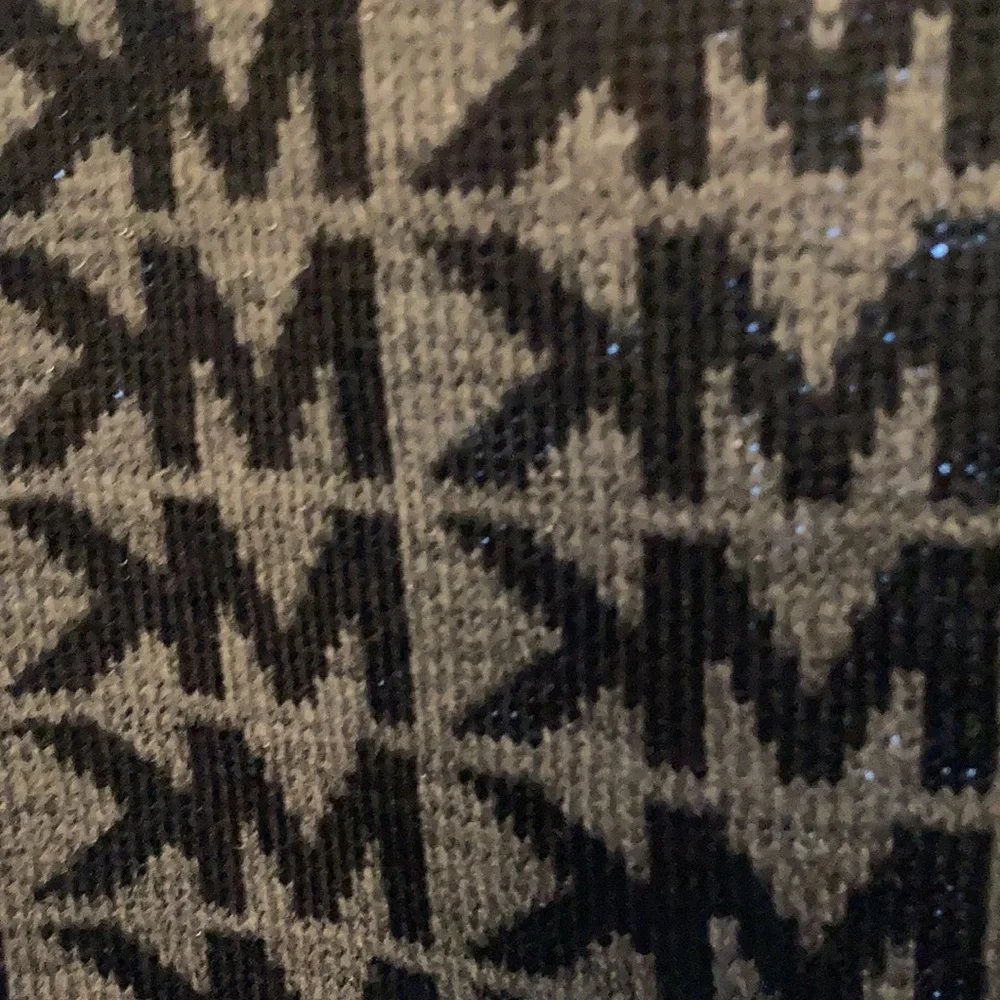 NWT Michael by Michael Kors scarf in black & charcoal. Hand wash cold. About 63” - Picture 5 of 7
